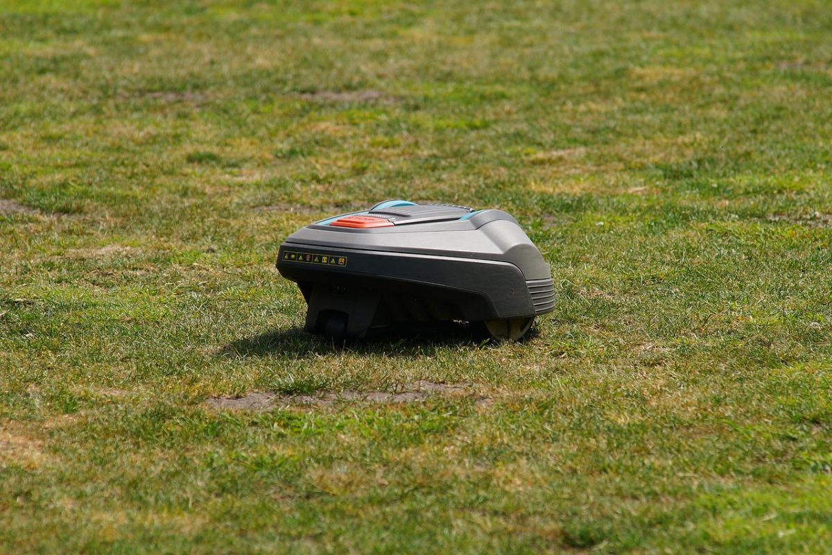 Comment choisir sa tondeuse autonome ?