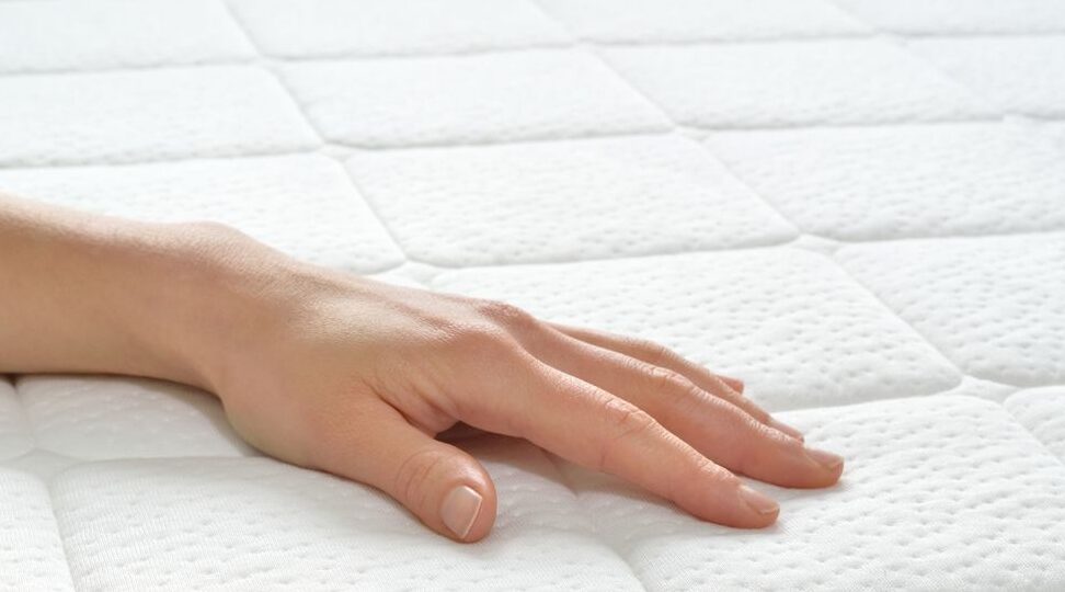 Comment nettoyer les taches de terre sur votre moquette ?