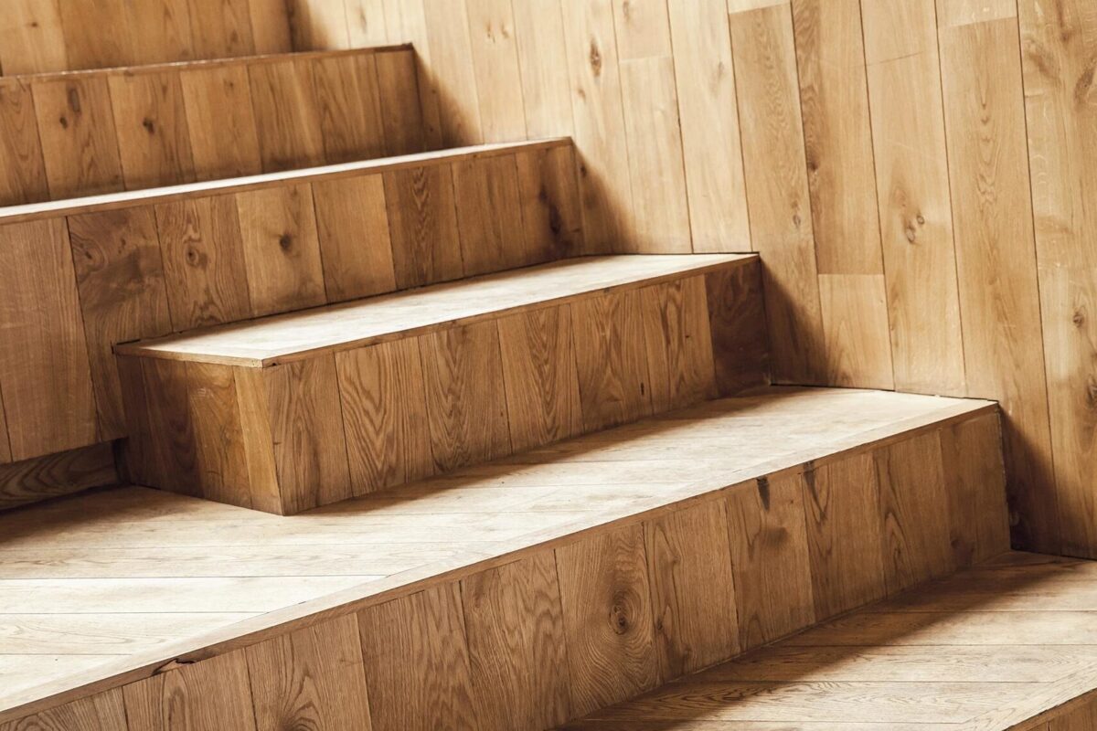 Rénovation d&rsquo;escalier en bois: Comment allier durabilité et esthétique?