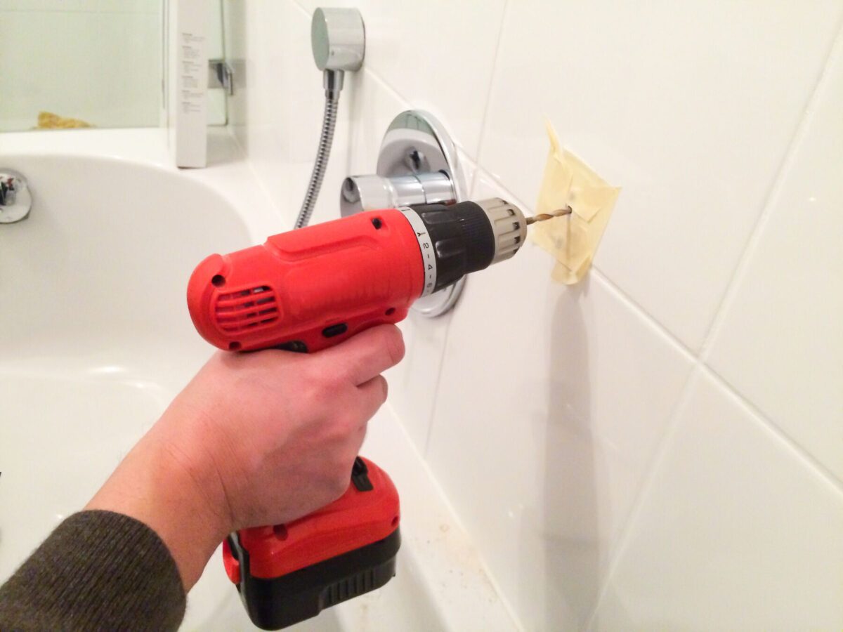 Comment percer du carrelage sans le casser ?