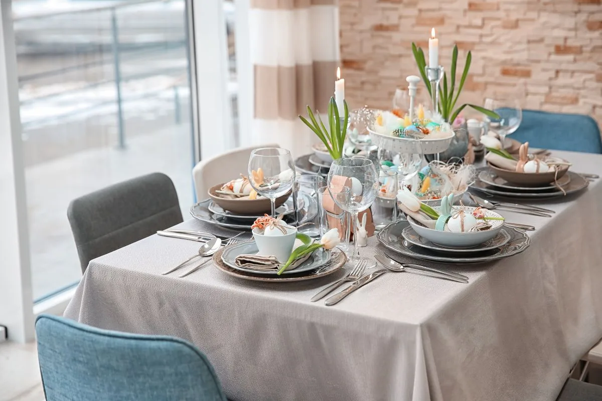 Comment créer un décor de table charmant pour votre prochain dîner ?