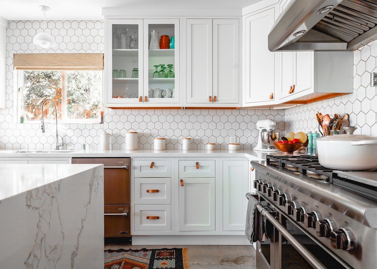 Comment choisir le parfait tableau pour décorer votre cuisine ?