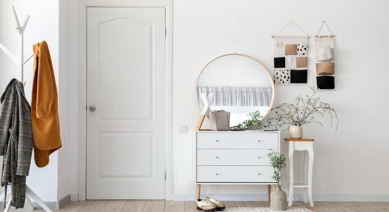 Comment optimiser l'aménagement de votre entrée pour une maison accueillante ?