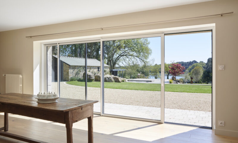 Choisissez entre fenêtre en aluminium ou en PVC pour votre maison
