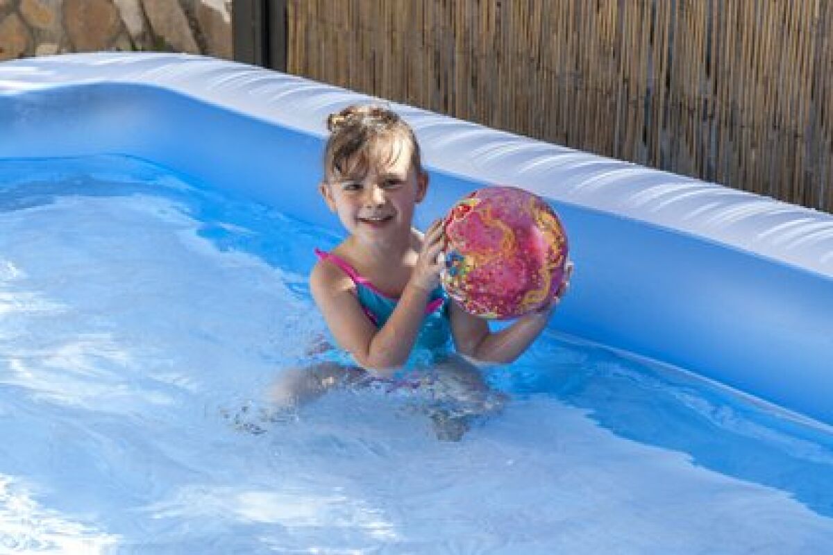 Comment choisir la meilleure piscine gonflable rectangulaire pour votre jardin ?