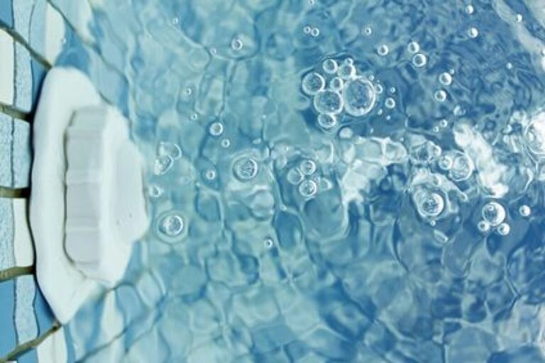 Comment bien choisir son bus de refoulement pour piscine ?