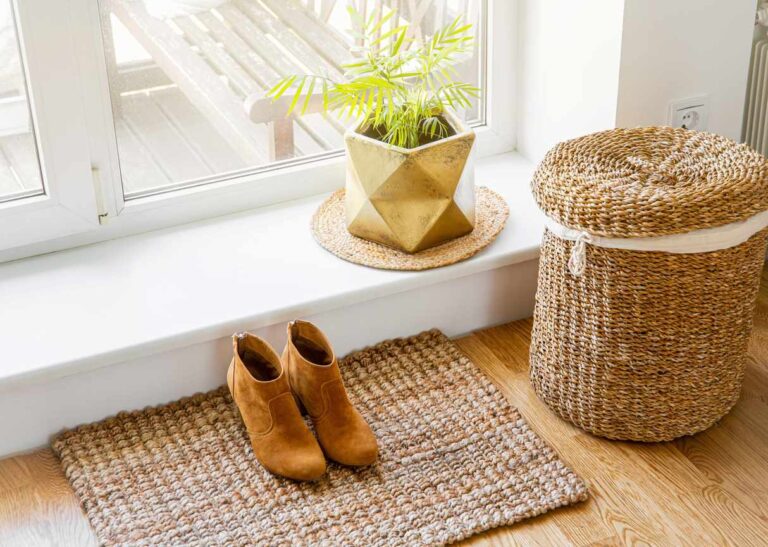 Comment installer et entretenir un sol en jonc de mer pour un intérieur naturel et durable ?