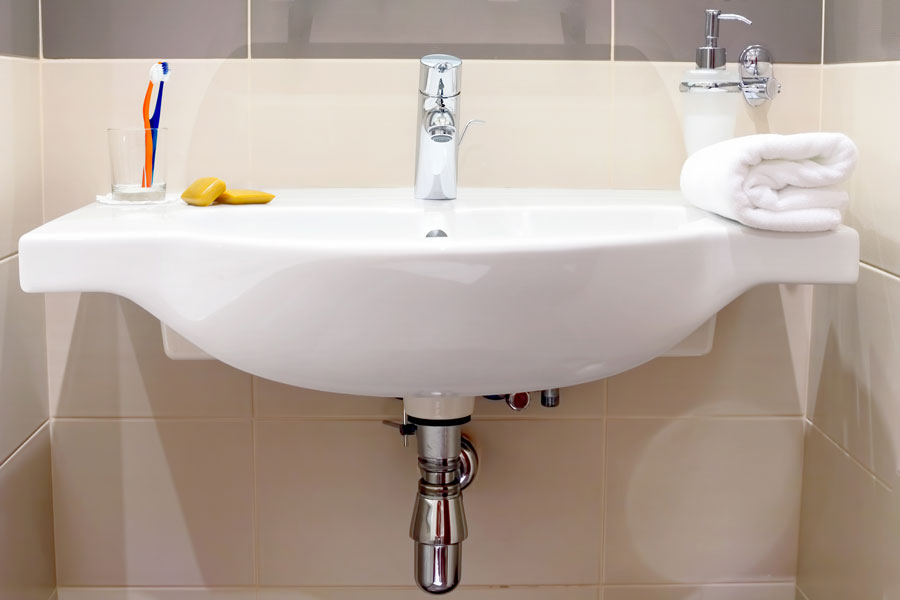 Quelle est la hauteur idéale pour l'évacuation d'un lavabo ?