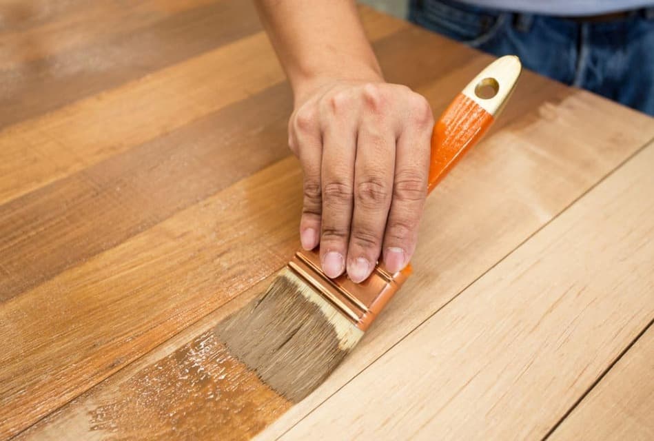 Peinture ou lasure : comment choisir ?