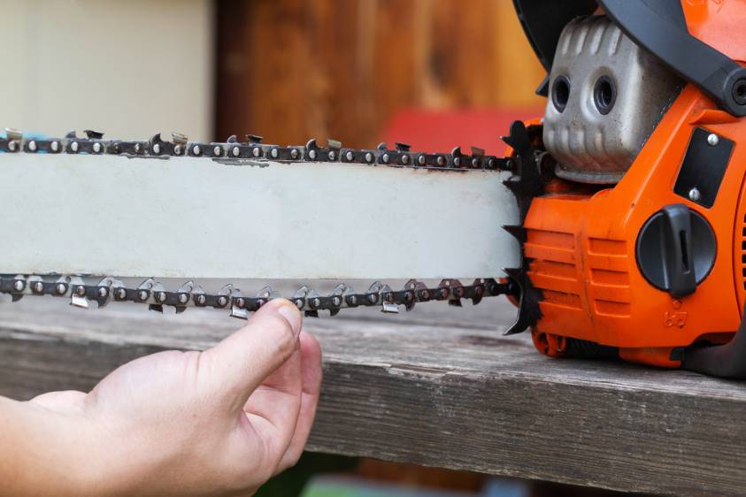 Chaîne tronçonneuse travaux