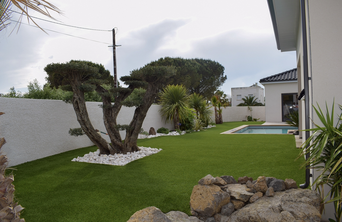Pourquoi investir dans du gazon synthétique pour son jardin ?