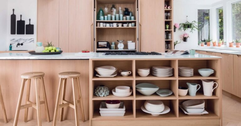 Comment intégrer le bois pour une cuisine moderne et chaleureuse ?