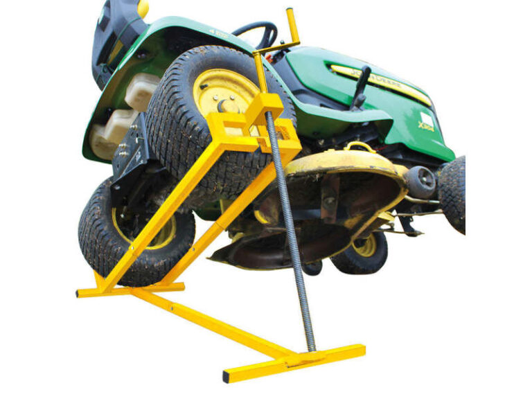 Levée de tracteur tondeuse : les conseils de Mr Bricolage