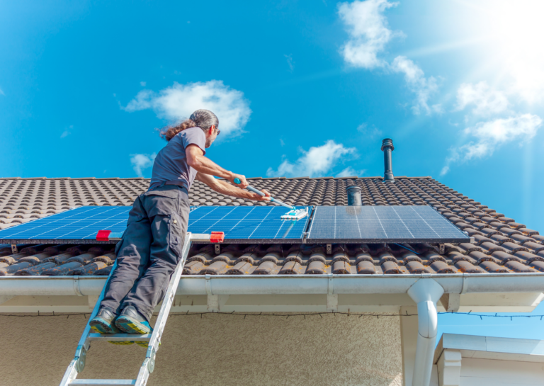 Comment passer à l'énergie solaire sans se ruiner ?