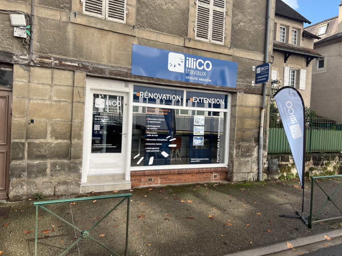 Courtier illico travaux en rendez-vous avec un client pour un projet de rénovation