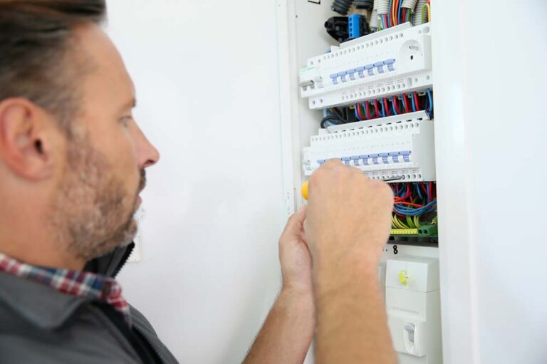 Quel est le coût Horaire d’Ulectricien en 2025?