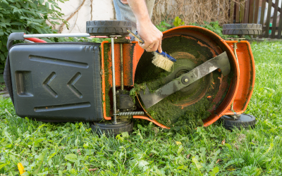 How-to-Sharpen-Lawn-Mower-Blades-Without-Removing.png