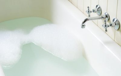 Comment déboucher efficacement sa baignoire sans l’aide d’un plombier ?