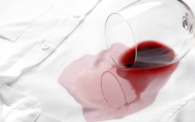 Comment enlever une tache de vin rouge sur un tissu délicat ?
